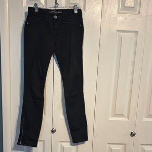 Express black ankle low rise legging jeans with bottom zippers size 0 NWOT
